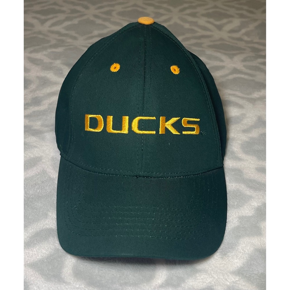 Captivating Headgear Oregon Ducks Mens Green Yellow Adjustable Baseball Hat Cap
